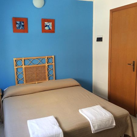 אגנונה באגני Hotel Il Triangolo מראה חיצוני תמונה