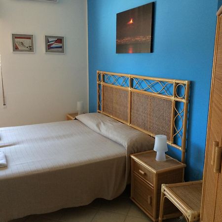 אגנונה באגני Hotel Il Triangolo מראה חיצוני תמונה