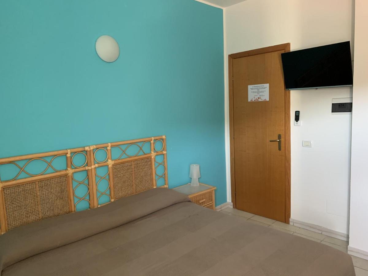 אגנונה באגני Hotel Il Triangolo מראה חיצוני תמונה