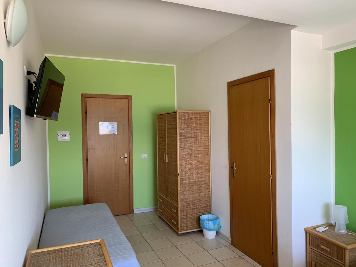 אגנונה באגני Hotel Il Triangolo מראה חיצוני תמונה
