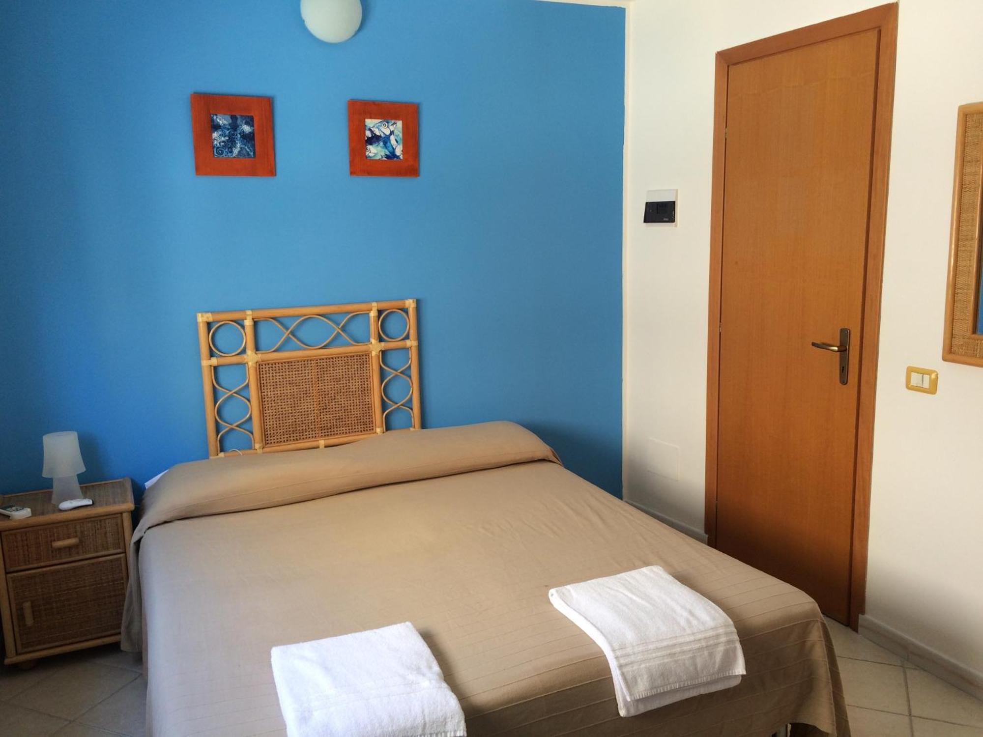 אגנונה באגני Hotel Il Triangolo מראה חיצוני תמונה